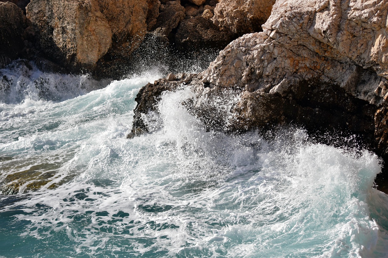 waves-8055488_1280